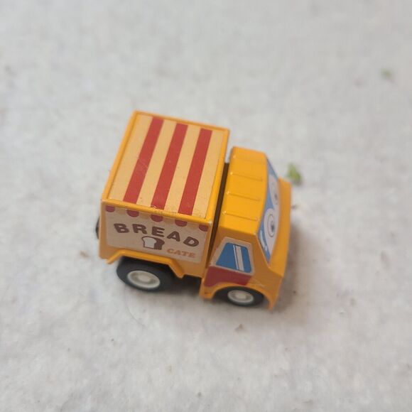 Lot Of (8) JOYIN Pull Back City Cars and Trucks Toy Vehicles Set (W/Eyes) - Picture 11 of 16